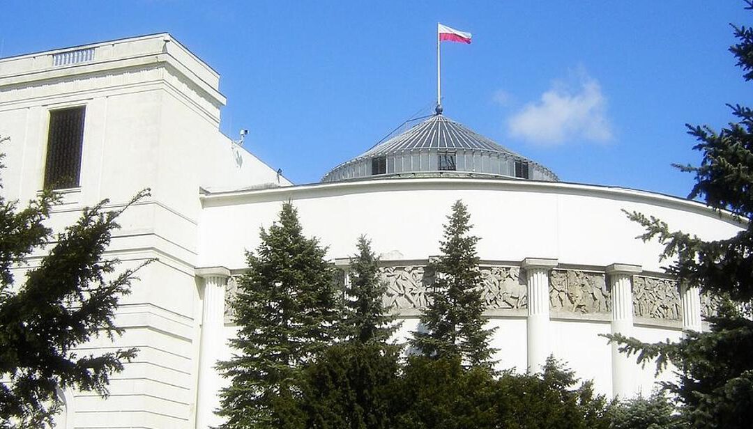 Sejm przyjął ustawę o pomocy społecznej. Wyjaśniamy, co się zmieni