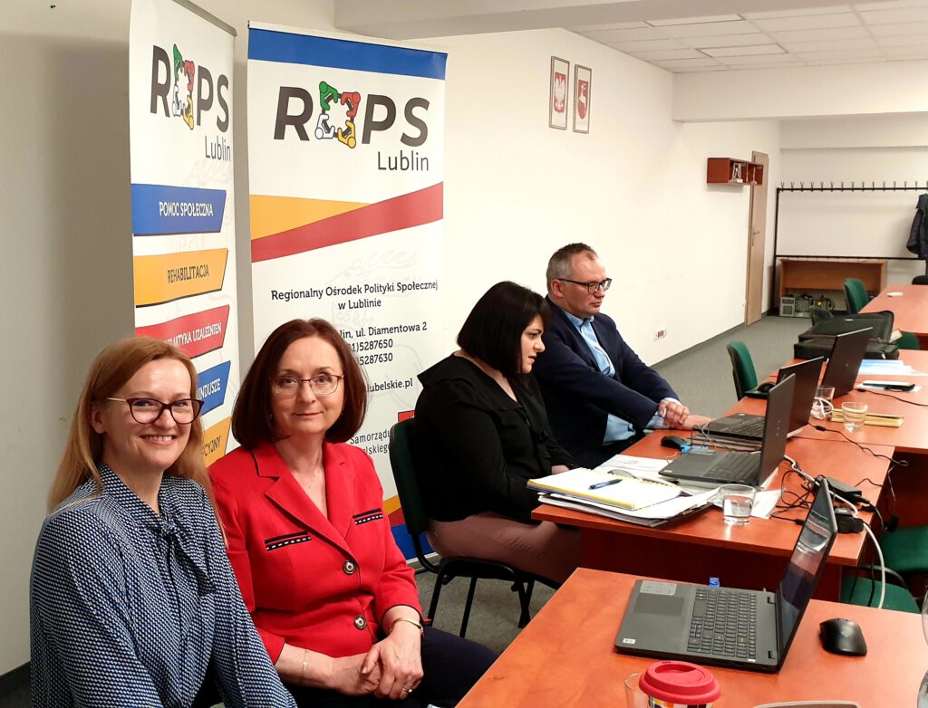 Od lewej: Monika Kądziela koordynator projektu "Liderzy Kooperacji", Małgorzata Romanko Dyrektor ROPS Lublin, Ewelina Żyłka - doradca, Maciej Knap- doradca