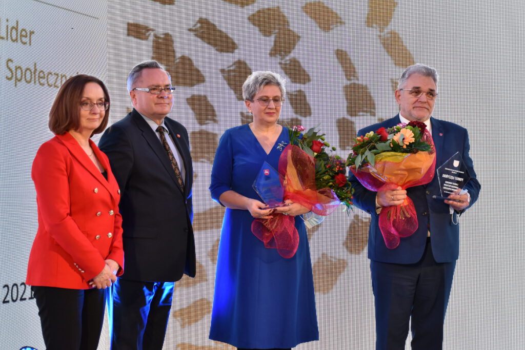 Od lewej: Małgorzata Romanko- Dyrektor ROPS Lublin, Zbigniew Wojciechowski- Wicemarszałek Województwa Lubelskiego, Dorota Cieślik Wiceprezydent Miasta Chełm, Krzysztof Niewiadomski- Starosta Łęczyński