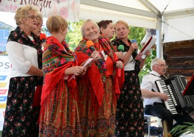 Wojewodzki-Dzien-Rodzin-zespol-spiewaczy