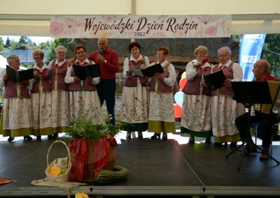 Wojewodzki-Dzien-Rodzin-zespol-spiewaczy
