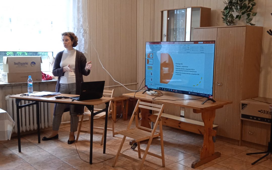 Wizyta pracownika Regionalnego Punktu Diagnozy i Terapii FAS/FASD w Powiatowym Centrum Opiekuńczo-Wychowawczym w Puławach.