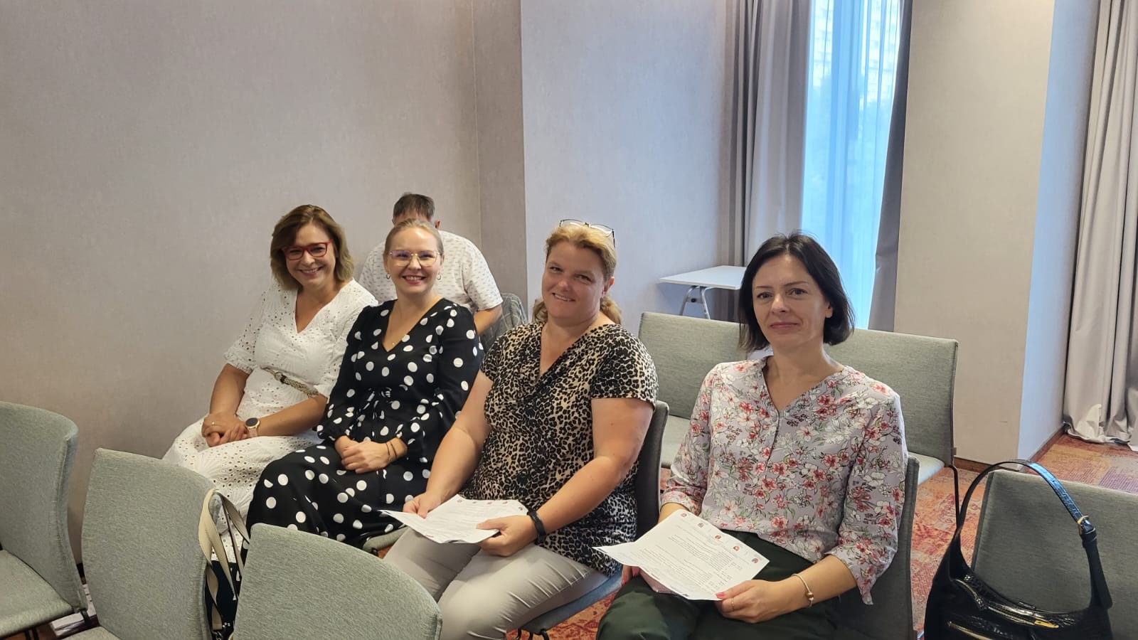 DWUDNIOWE SZKOLENIE WARSZTATOWE PODNOSZĄCE WIEDZĘ Z ZAKRESU PROCESU DEINSTYTUCJONALIZACJI I ROLI ROPS W JEGO WDRAŻANIU. 