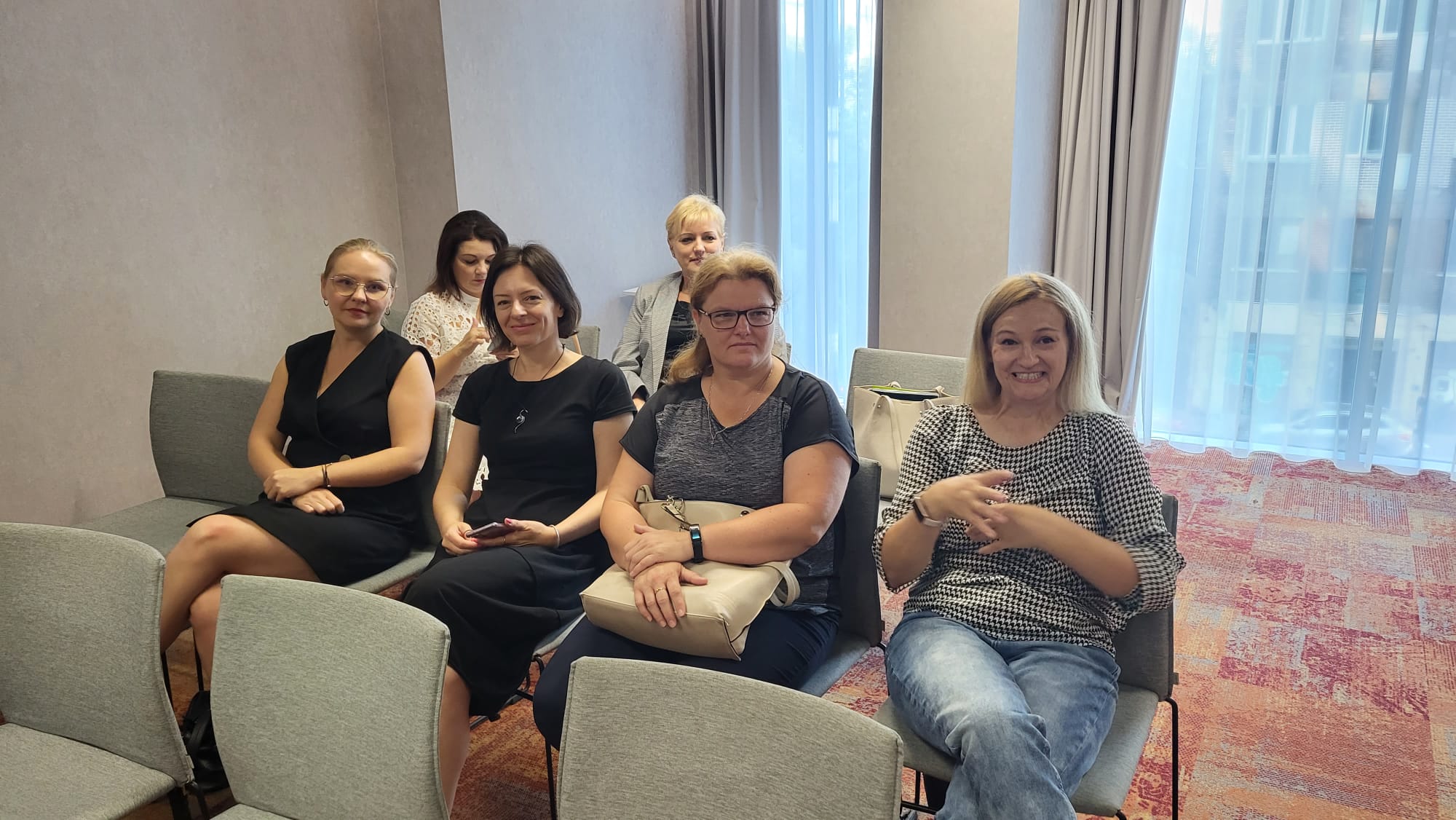 DWUDNIOWE SZKOLENIE WARSZTATOWE PODNOSZĄCE WIEDZĘ Z ZAKRESU PROCESU DEINSTYTUCJONALIZACJI I ROLI ROPS W JEGO WDRAŻANIU.