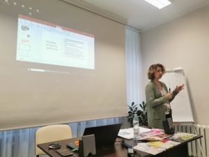 Wizyta pracownika Regionalnego Punktu Diagnozy i Terapii FAS/FASD w Lublinie w Powiatowym Centrum Pomocy Rodzinie w Łęcznej.