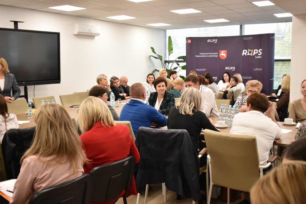 Uczestnicy pierwszego spotkania roboczego w ramach projektu „Polityka senioralna EFS+”