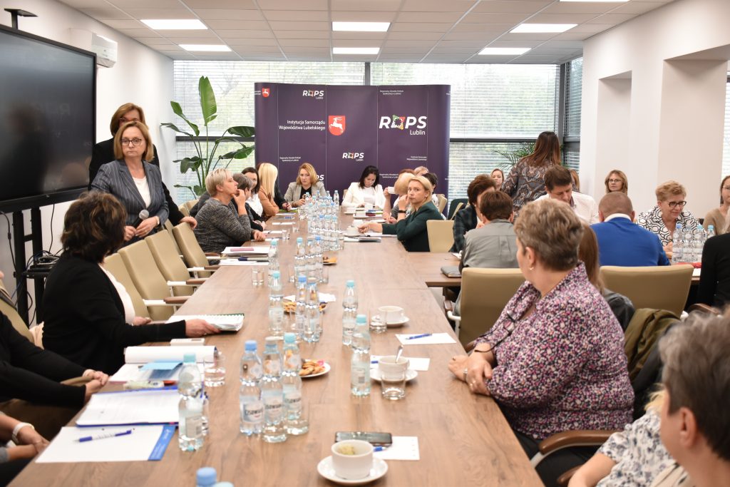 Uczestnicy pierwszego spotkania roboczego w ramach projektu „Polityka senioralna EFS+”