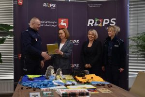 Uroczyste przekazanie materiałów profilaktyczno-edukacyjnych dla Komendy Miejskiej Policji w Lublinie oraz Komendy Powiatowej Policji w Kraśniku w ramach porozumień współpracy w zakresie realizacji przedsięwzięć profilaktycznych w roku 2023.