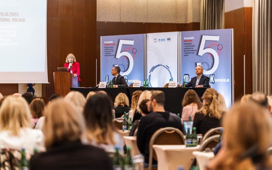 Relacja on-line z V Międzynarodowej Konferencji pt.: „Profilaktyka oraz Monitorowanie uzależnień na poziomie lokalnym – wyzwania oraz szanse”. 25-26 października 2023 r.