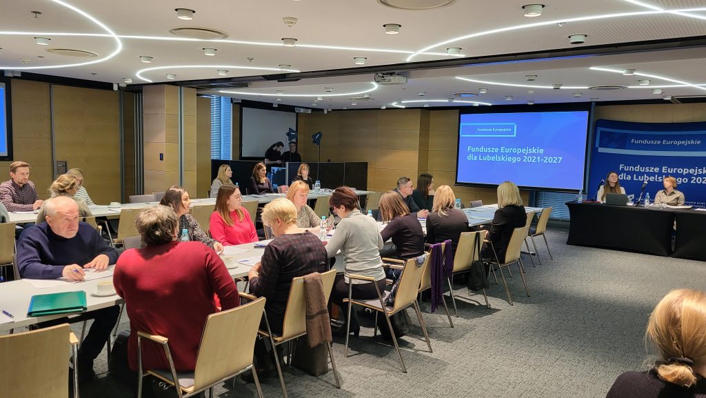 Szkolenie dla Regionalnego Ośrodka Polityki Społecznej w Lublinie i 36 partnerów w zakresie realizacji projektu strategicznego pn. Polityka Senioralna EFS + w ramach Działania 8.5 programu Fundusze Europejskie dla Lubelskiego 2021-2027