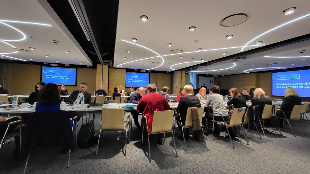 Szkolenie dla Regionalnego Ośrodka Polityki Społecznej w Lublinie i 36 partnerów w zakresie realizacji projektu strategicznego pn. Polityka Senioralna EFS + w ramach Działania 8.5 programu Fundusze Europejskie dla Lubelskiego 2021-2027