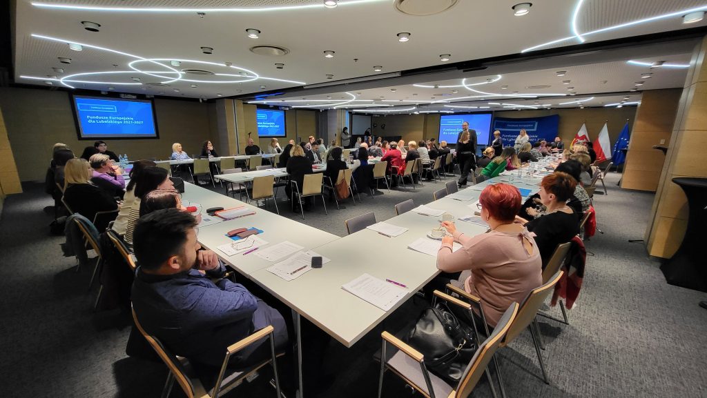 Szkolenie dla Regionalnego Ośrodka Polityki Społecznej w Lublinie i 36 partnerów w zakresie realizacji projektu strategicznego pn. Polityka Senioralna EFS + w ramach Działania 8.5 programu Fundusze Europejskie dla Lubelskiego 2021-2027