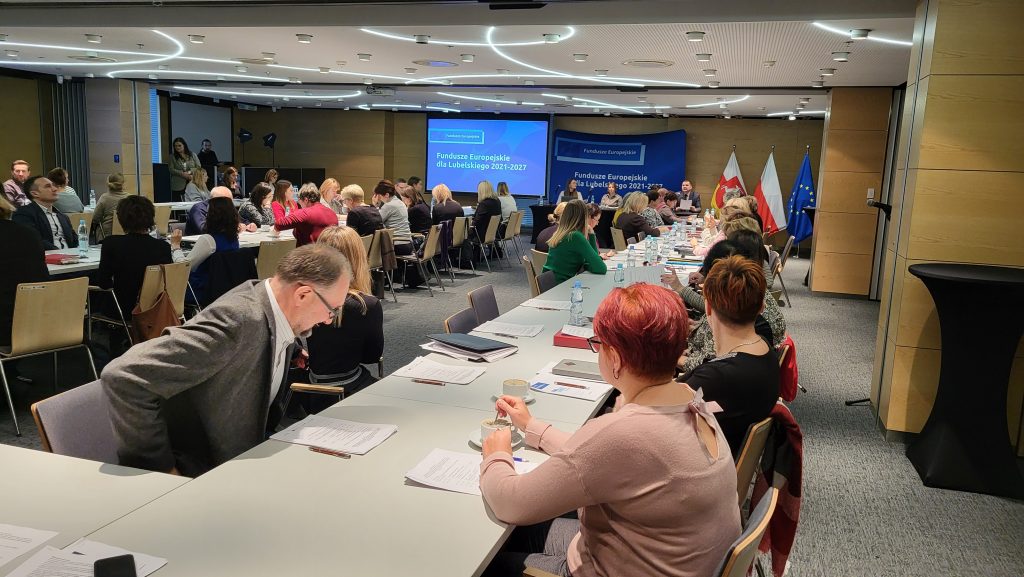 Szkolenie dla Regionalnego Ośrodka Polityki Społecznej w Lublinie i 36 partnerów w zakresie realizacji projektu strategicznego pn. Polityka Senioralna EFS + w ramach Działania 8.5 programu Fundusze Europejskie dla Lubelskiego 2021-2027